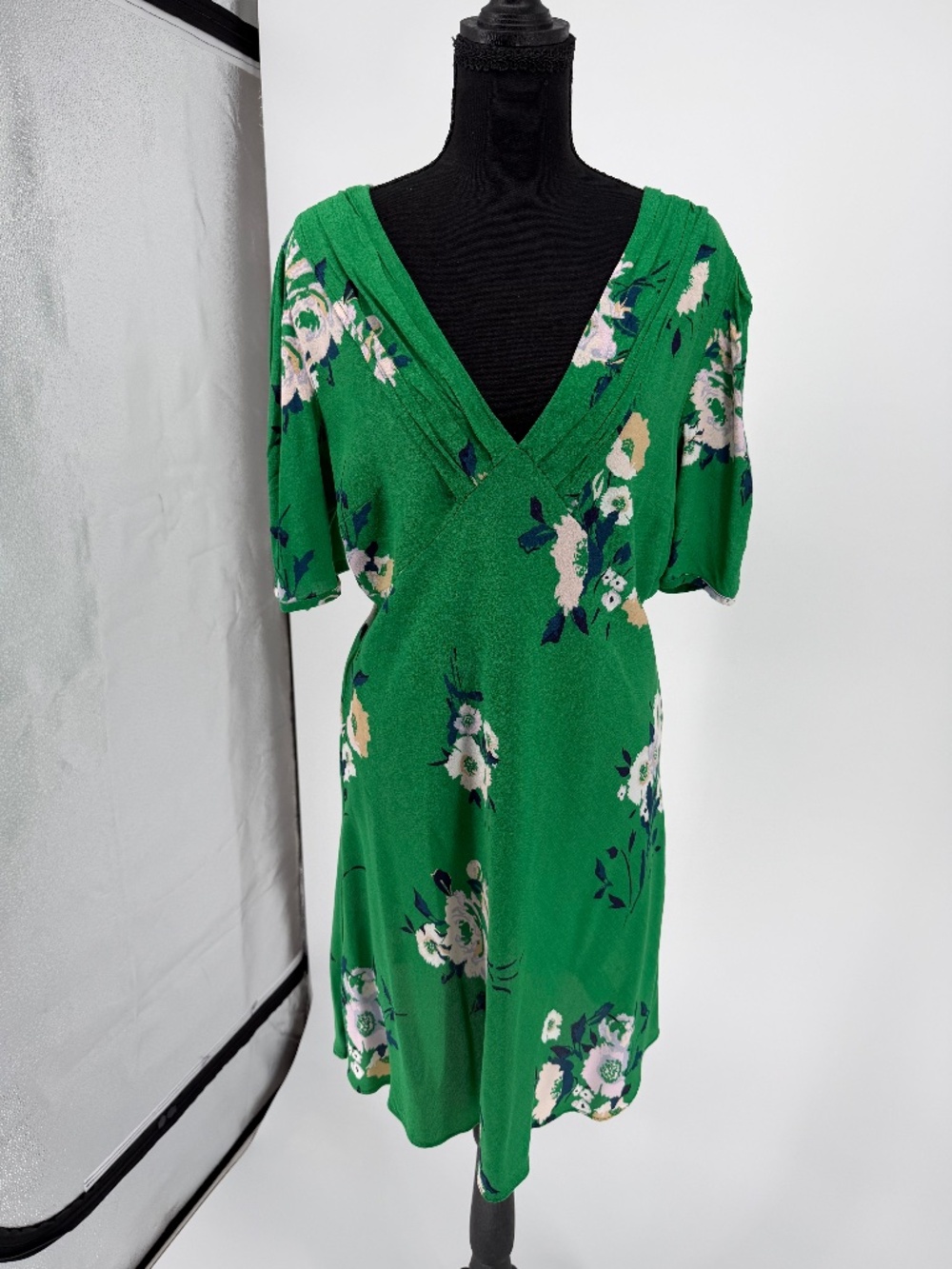 Free People Green Floral Pleated Wrap V-Neck Mini Dress 12